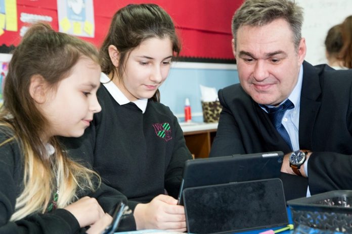 Emilia Matuszkiewicz, Amelia Derewonko and Scott Gordon, CityFibre's Fibre Planner in Aberdeen Emilia Matuszkiewicz, Amelia Derewonko and Scott Gordon, CityFibre's Fibre Planner in Aberdeen